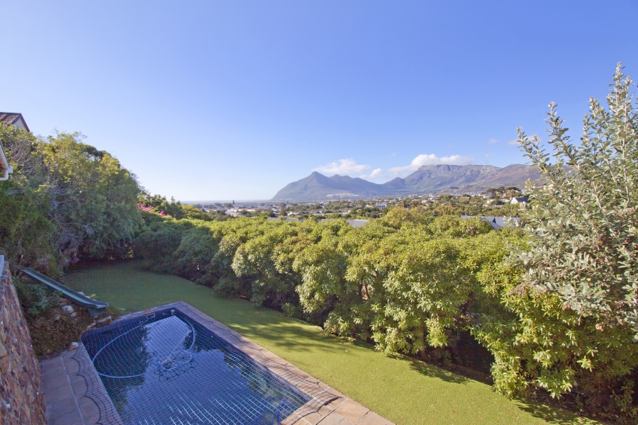 4 Bedroom Property for Sale in Capri Western Cape